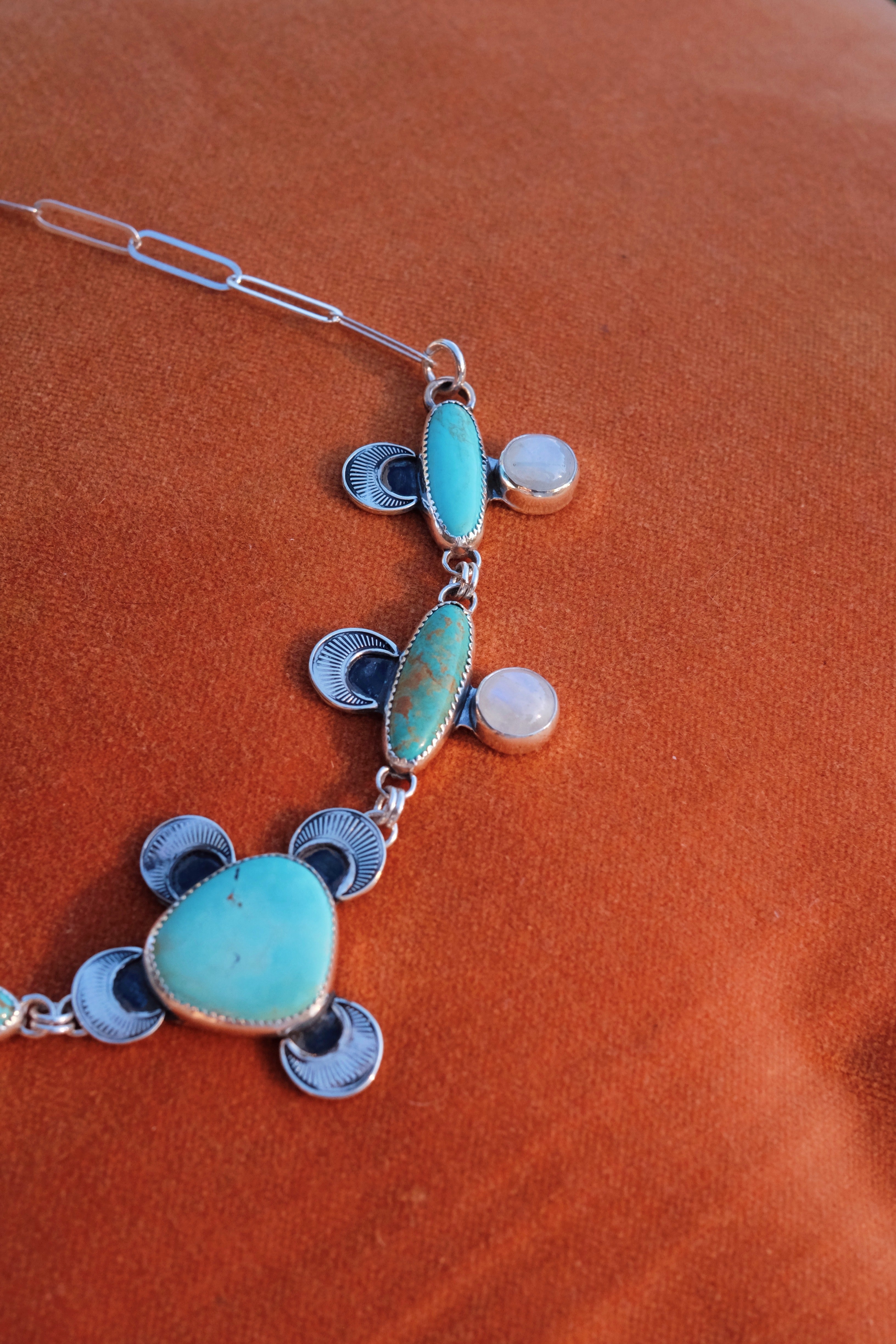 Moon Tide Chocker