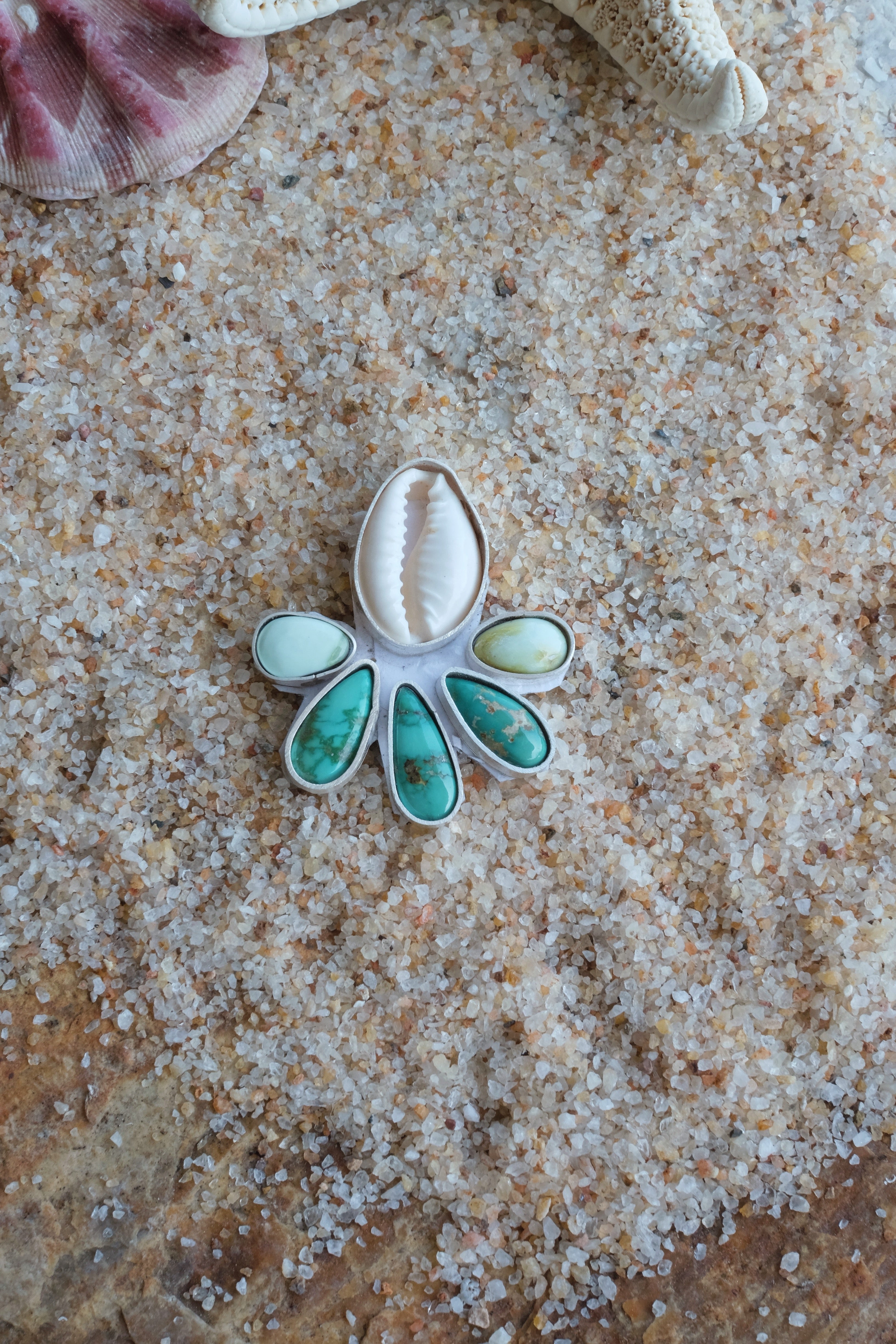 Cowrie Horizon Ring Set