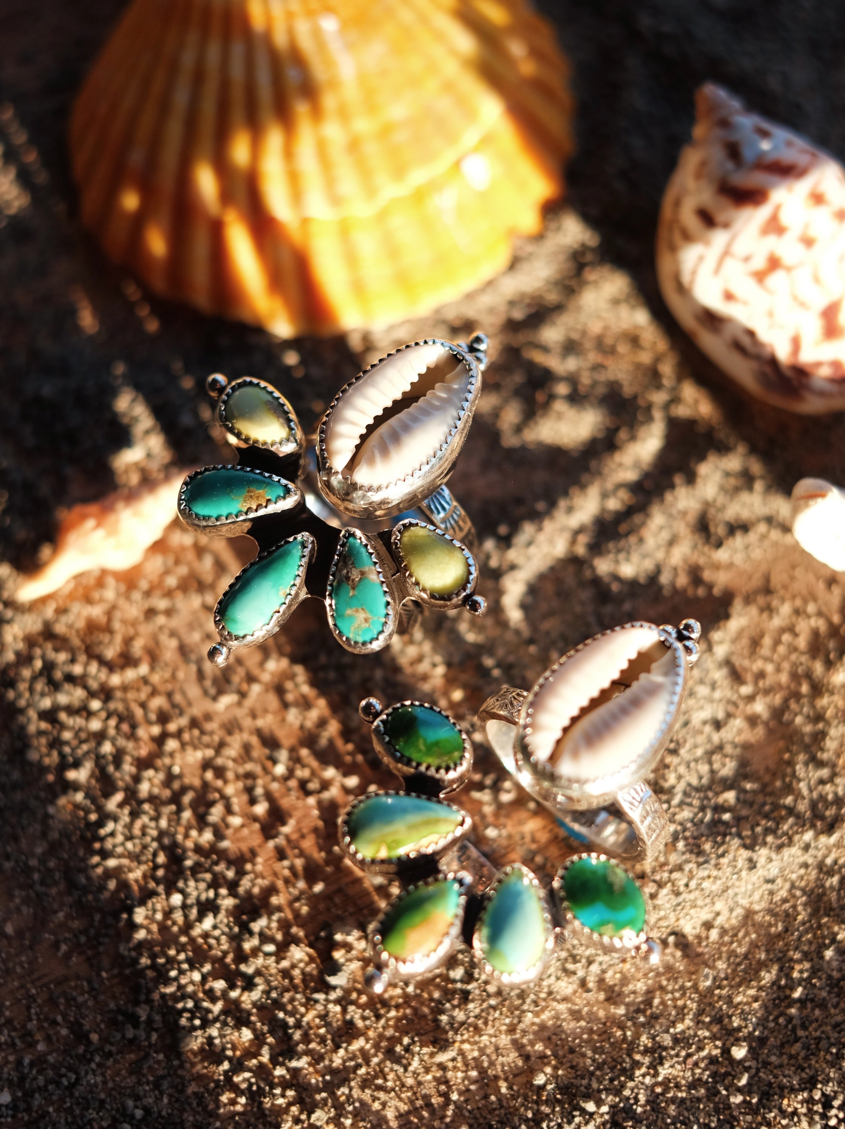 Cowrie Horizon Ring Set